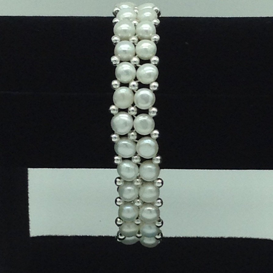 White Button Pearls With White Jaco...